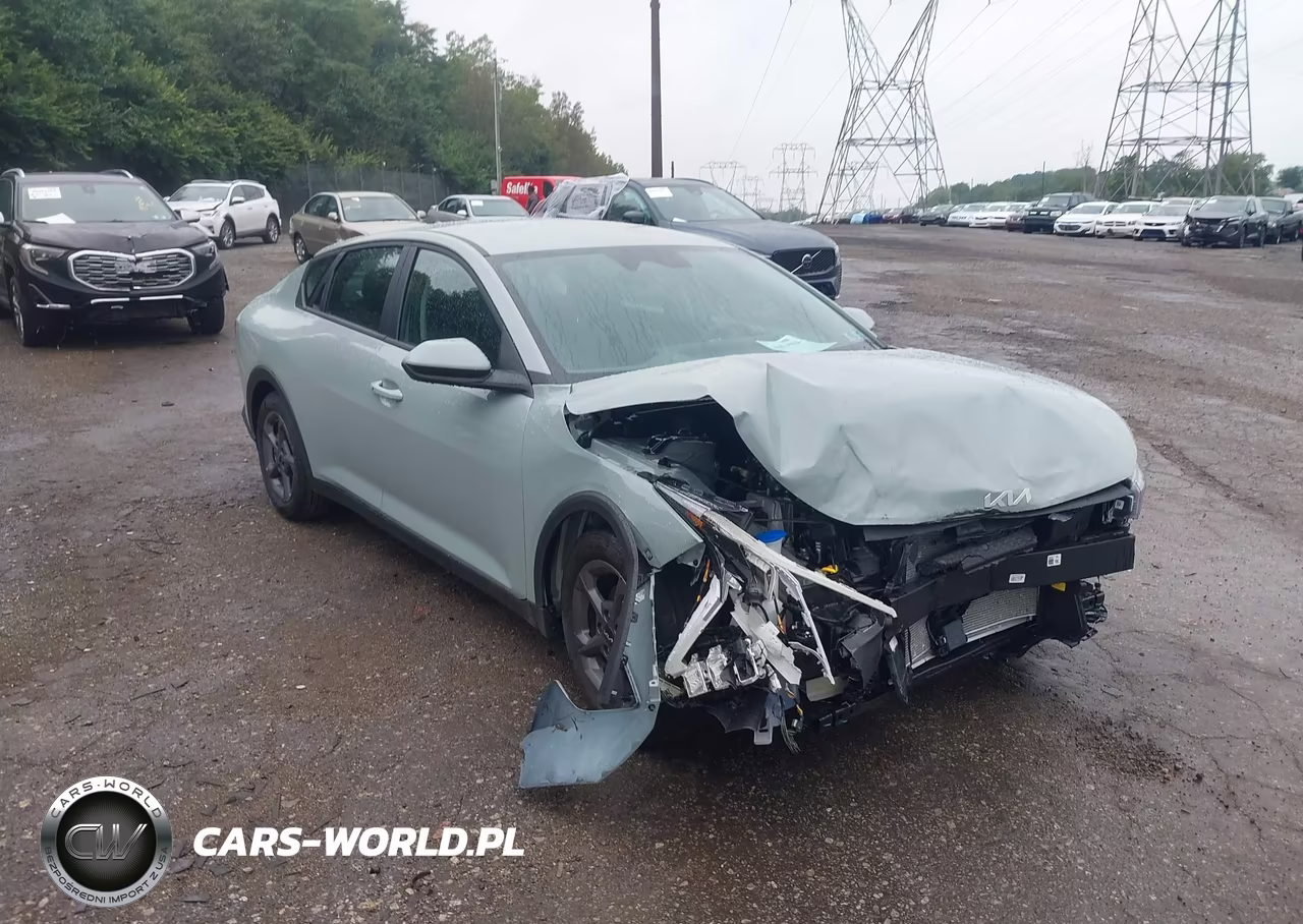 2026 Kia K4 Lxs VIN:3KPFT4DE8TE379887 - 1