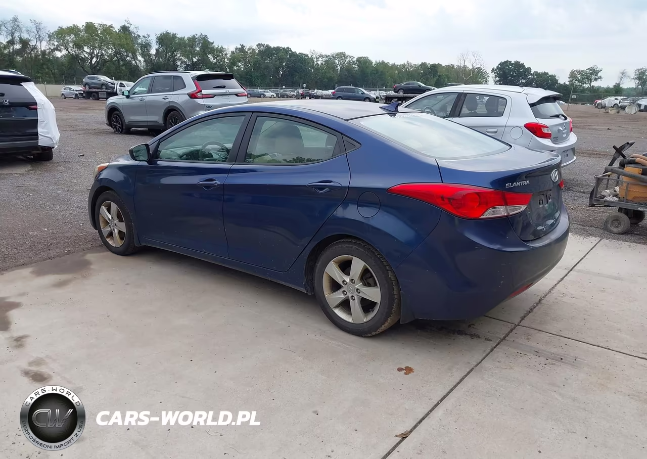 2013 Hyundai Elantra Gls VIN:KMHDH4AE8DU631052 - 3
