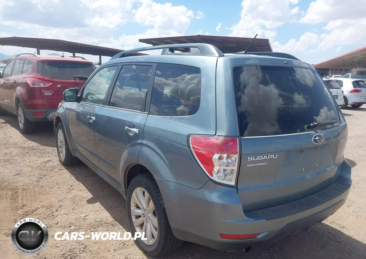 2013 Subaru Forester 2.5X Premium VIN:JF2SHADC1DH416711 - 3