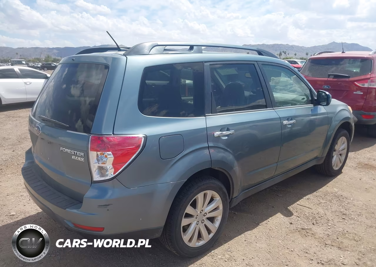 2013 Subaru Forester 2.5X Premium VIN:JF2SHADC1DH416711 - 4