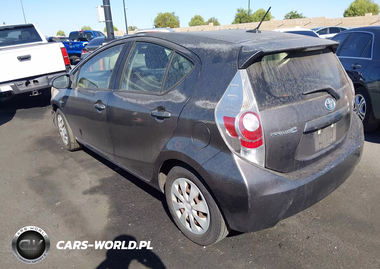 2012 Toyota Prius C Three VIN:JTDKDTB34C1517287 - 3