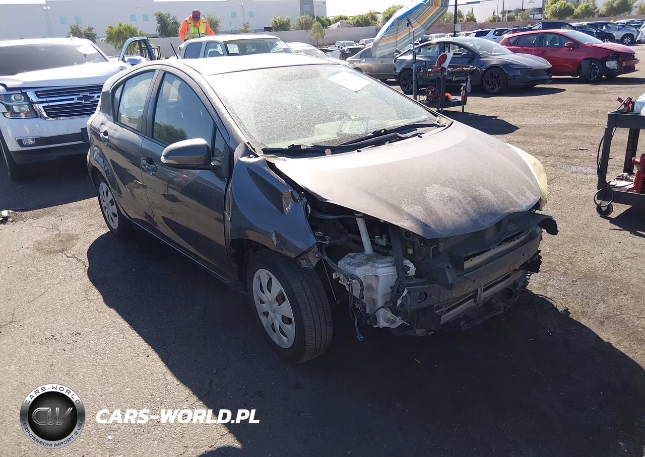 2012 Toyota Prius C Three VIN:JTDKDTB34C1517287 - 6