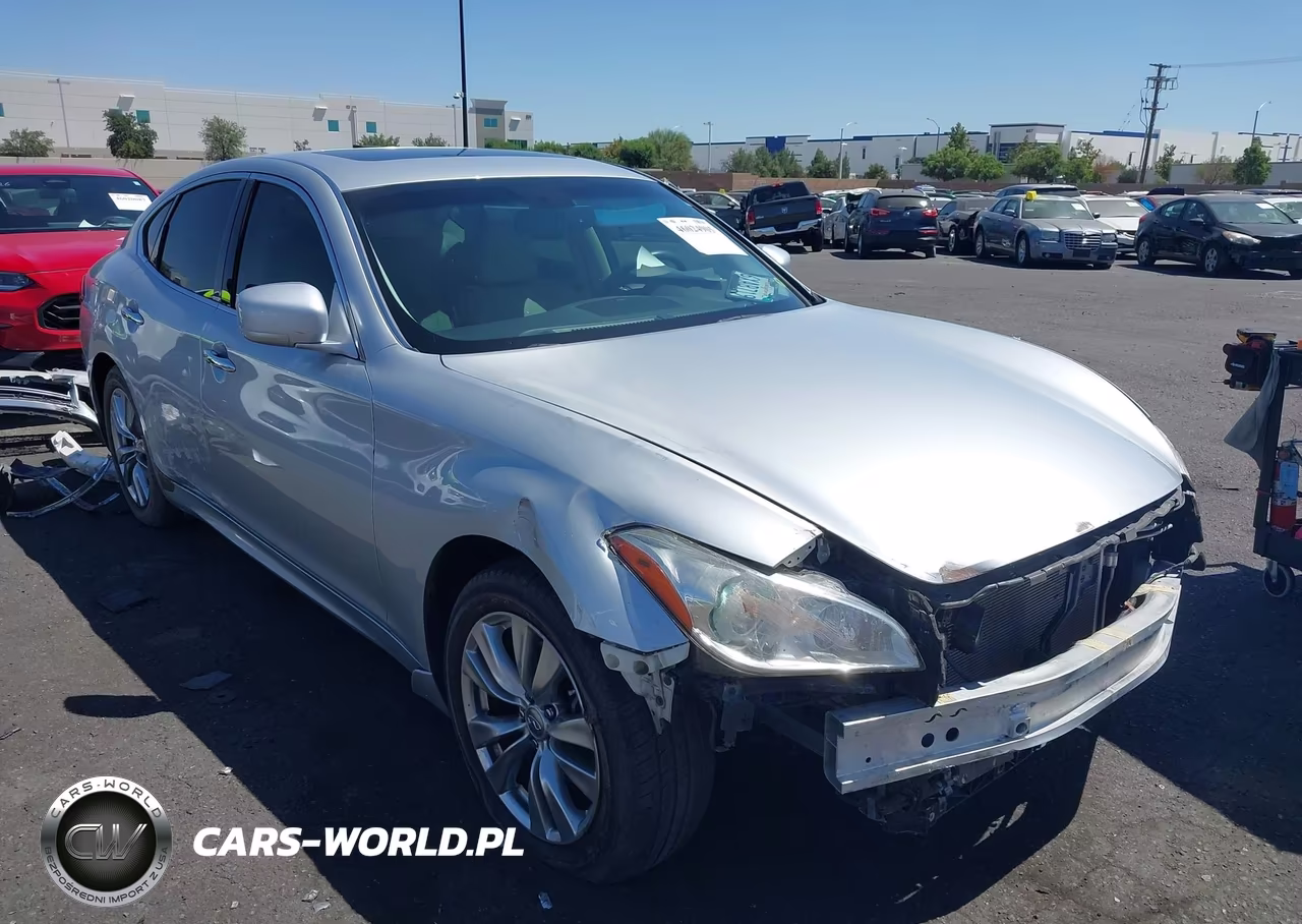 2012 Infiniti M37