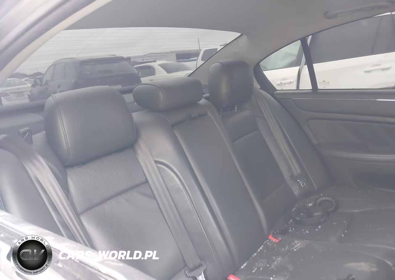 2010 Hyundai Genesis 4.6 VIN:KMHGC4DF3AU107058 - 8