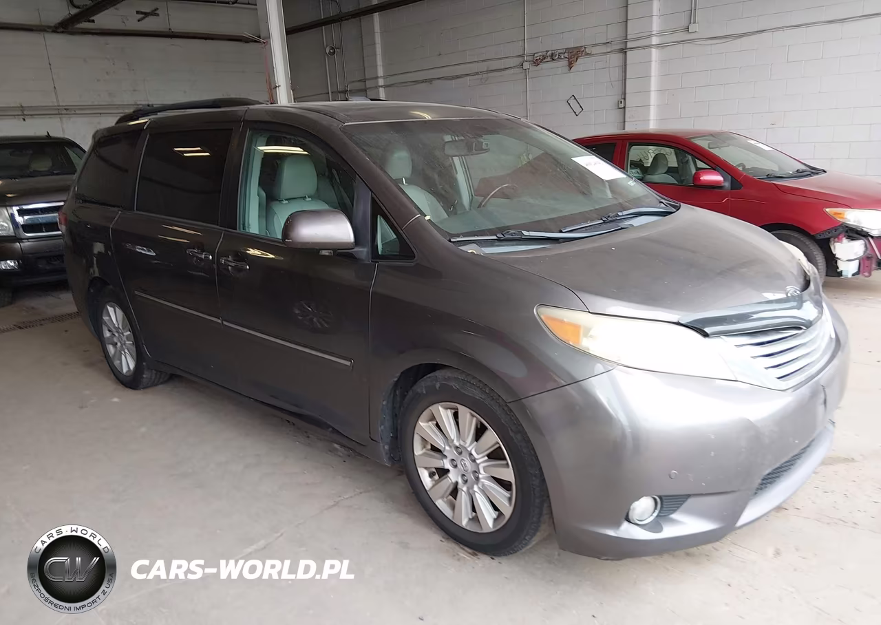 2012 Toyota Sienna Limited 7 Passenger