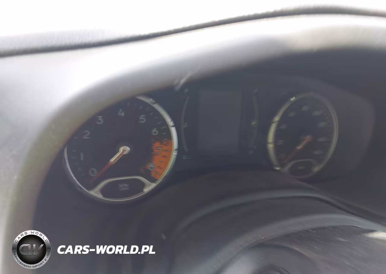 2015 Jeep Renegade Latitude VIN:ZACCJABT4FPB90105 - 15