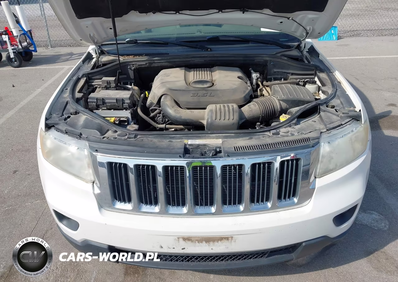 2011 Jeep Grand Cherokee Laredo VIN:1J4RR4GG4BC589525 - 10