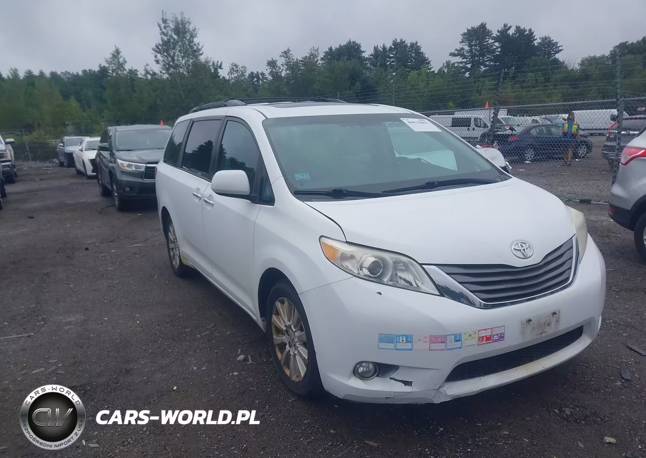 2011 Toyota Sienna Xle – zdjęcie 1 z 16