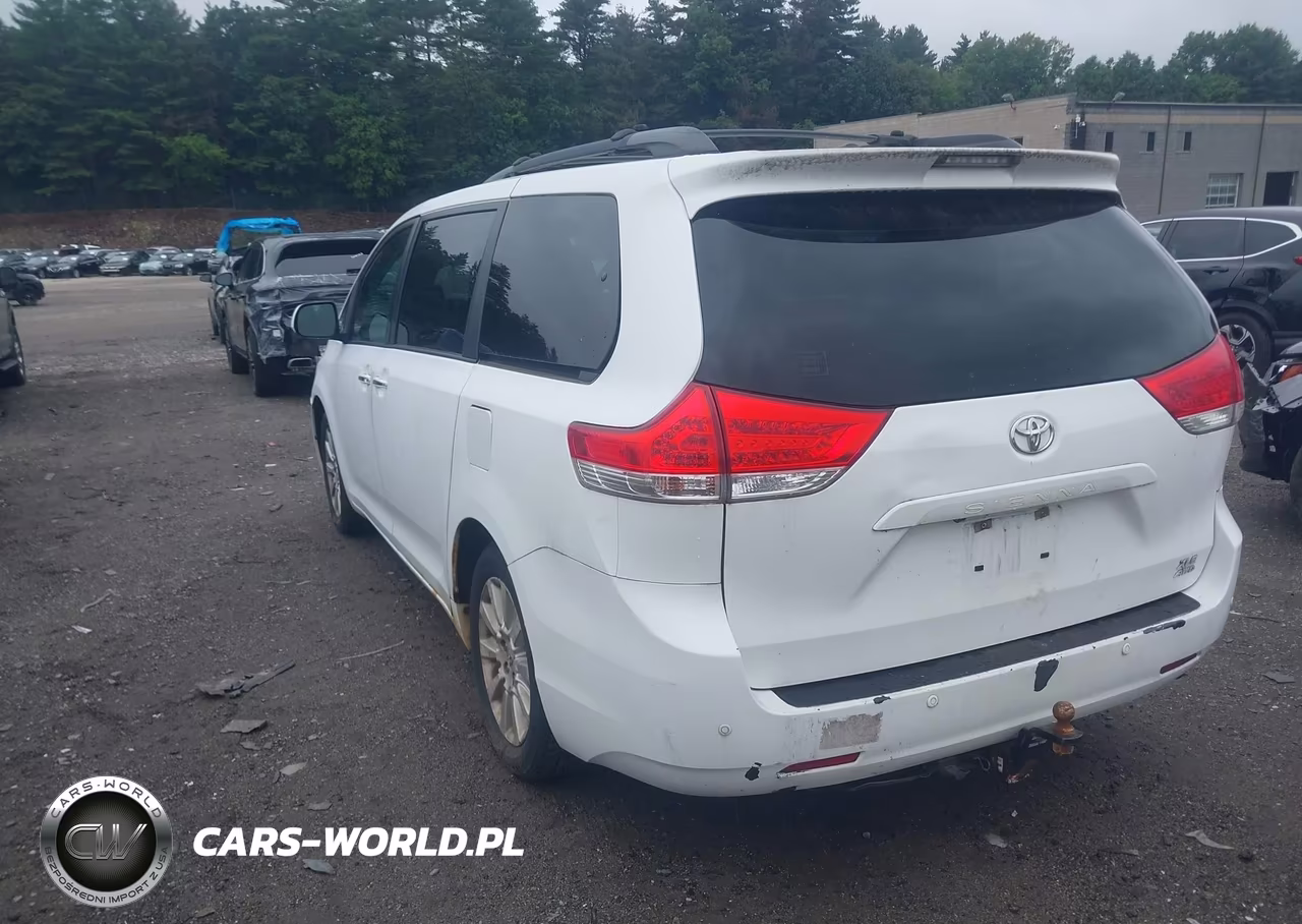 2011 Toyota Sienna Xle VIN:5TDDK3DC6BS028385 - 3