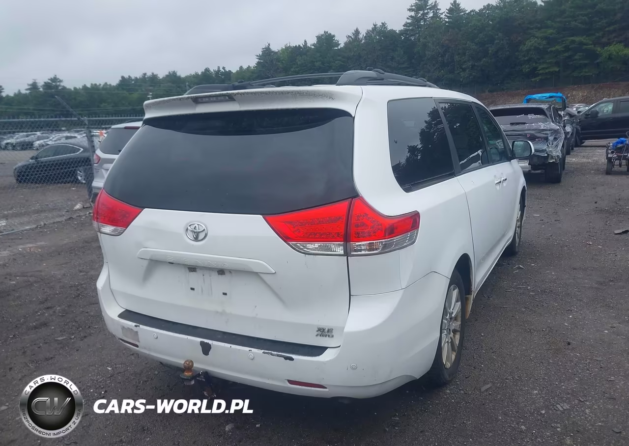 2011 Toyota Sienna Xle VIN:5TDDK3DC6BS028385 - 4