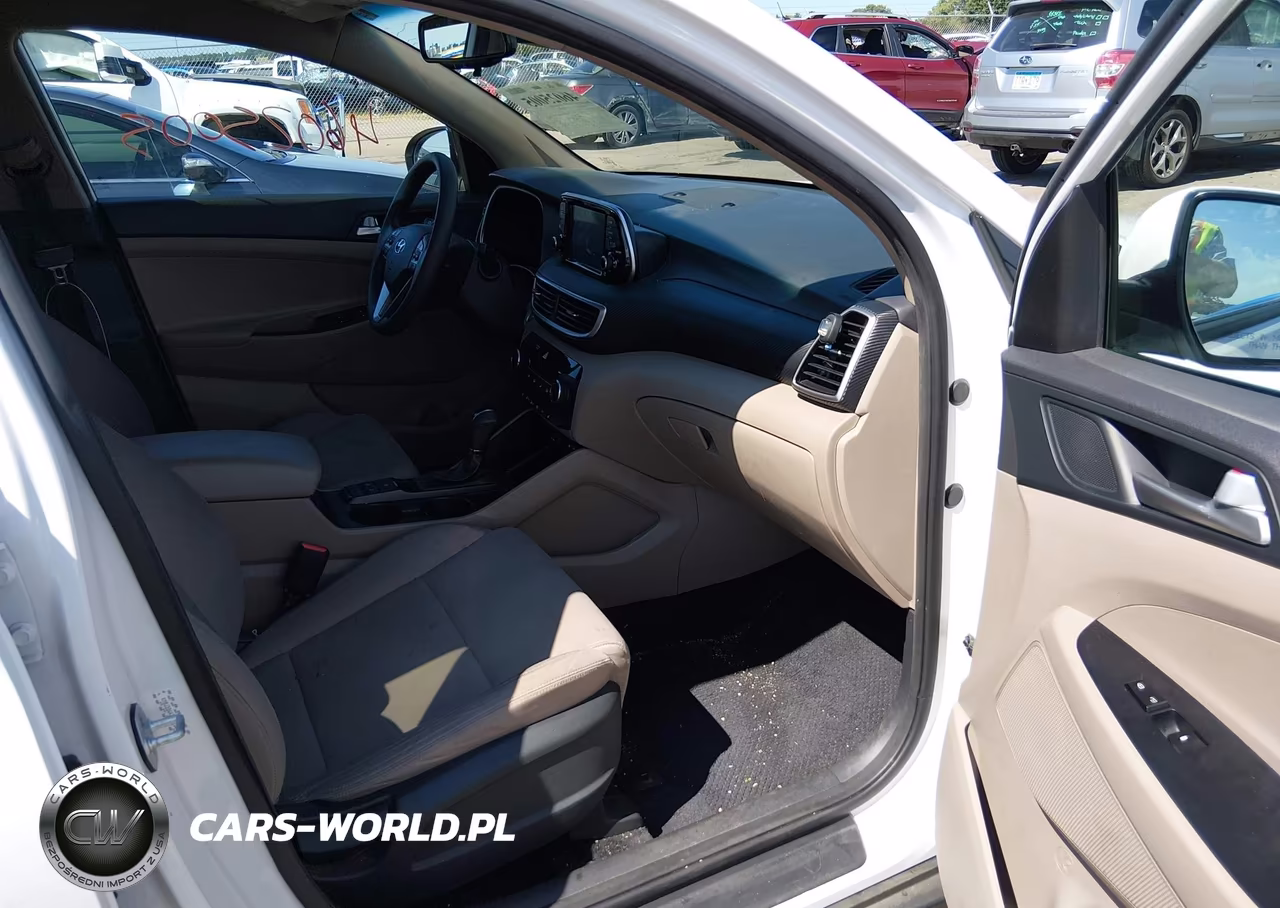 2019 Hyundai Tucson Value VIN:KM8J33A42KU913817 - 5