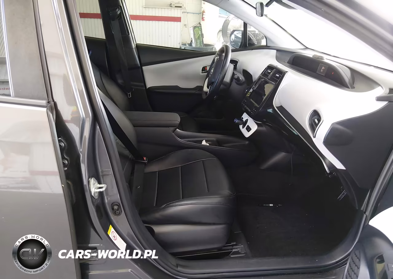 2017 Toyota Prius Two VIN:JTDKBRFU3H3548926 - 5