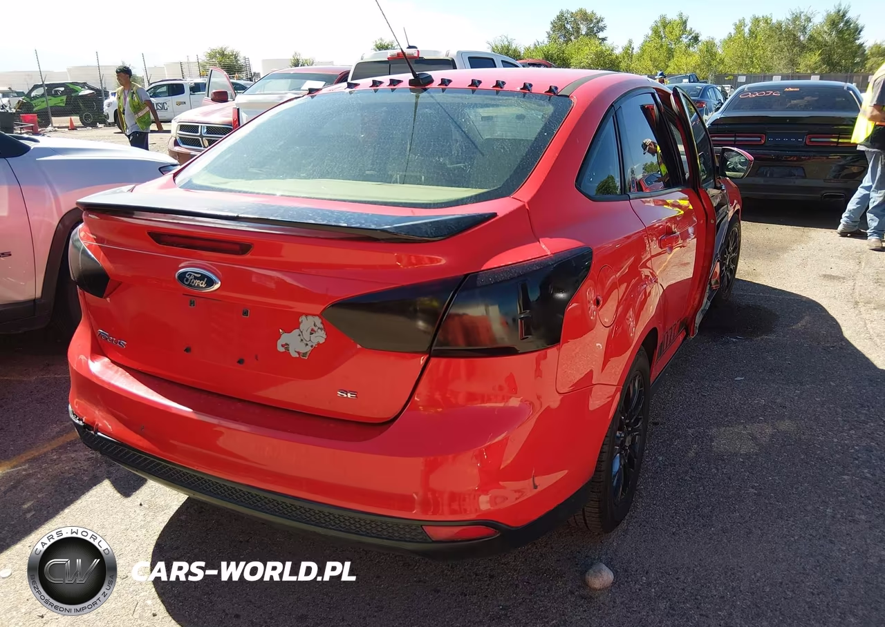 2012 Ford Focus Se VIN:1FAHP3F21CL107883 - 4