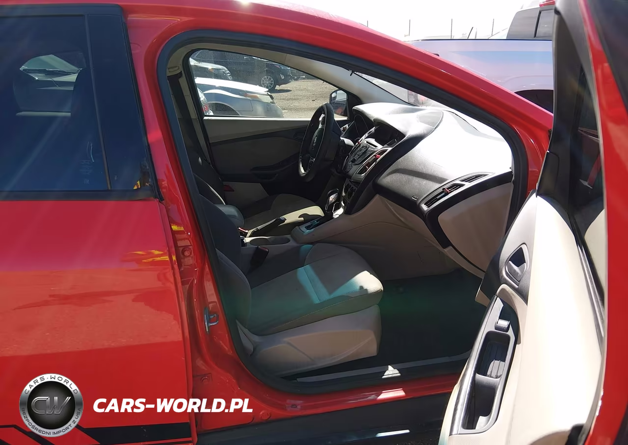 2012 Ford Focus Se VIN:1FAHP3F21CL107883 - 5