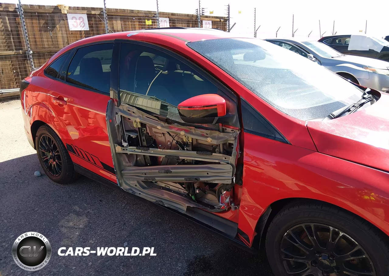 2012 Ford Focus Se VIN:1FAHP3F21CL107883 - 6