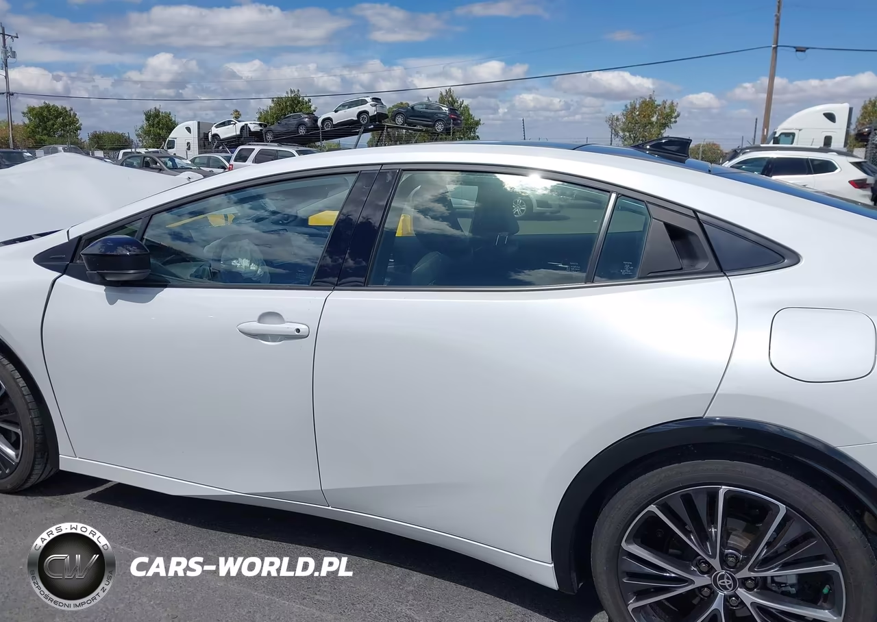 2025 Toyota Prius Limited VIN:JTDACAAU6S3064161 - 16