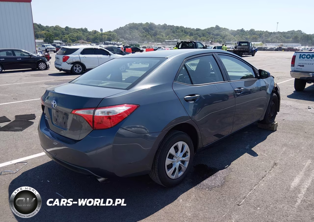 2015 Toyota Corolla L VIN:5YFBURHE5FP358789 - 4