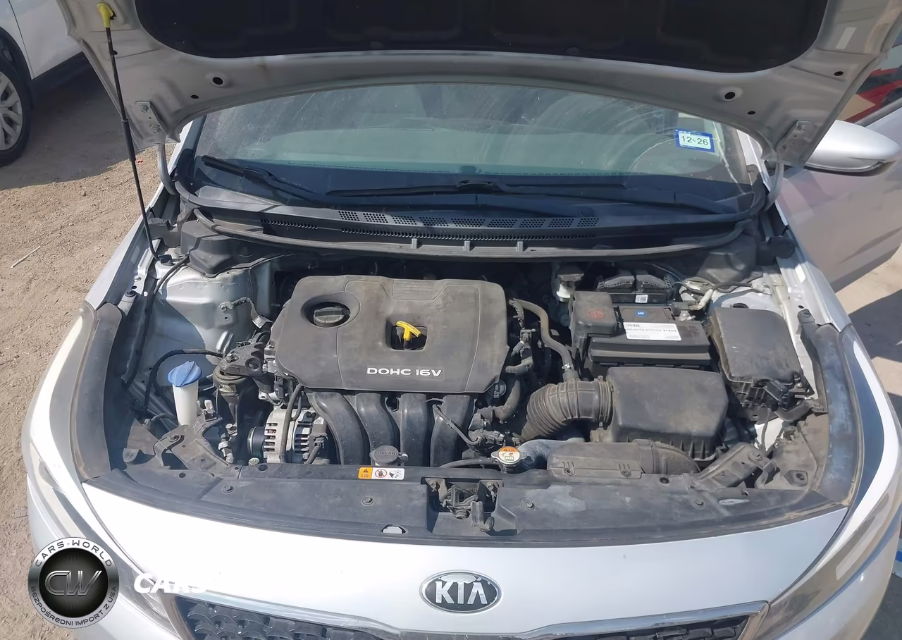 2018 Kia Forte Lx VIN:3KPFK4A73JE225478 - 10