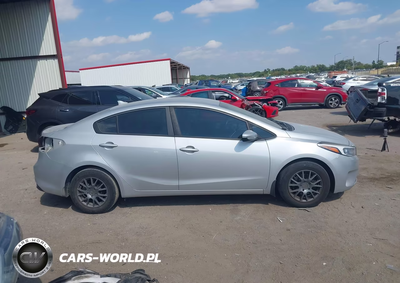 2018 Kia Forte Lx VIN:3KPFK4A73JE225478 - 13