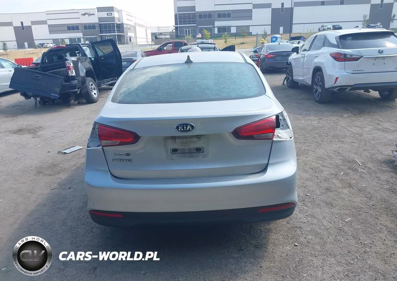 2018 Kia Forte Lx VIN:3KPFK4A73JE225478 - 16