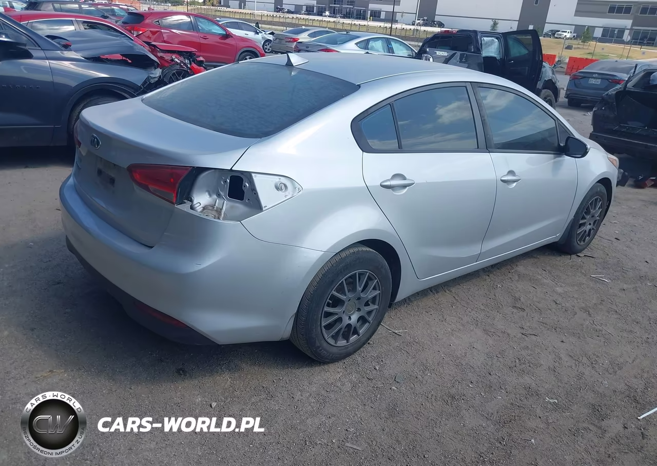 2018 Kia Forte Lx VIN:3KPFK4A73JE225478 - 4