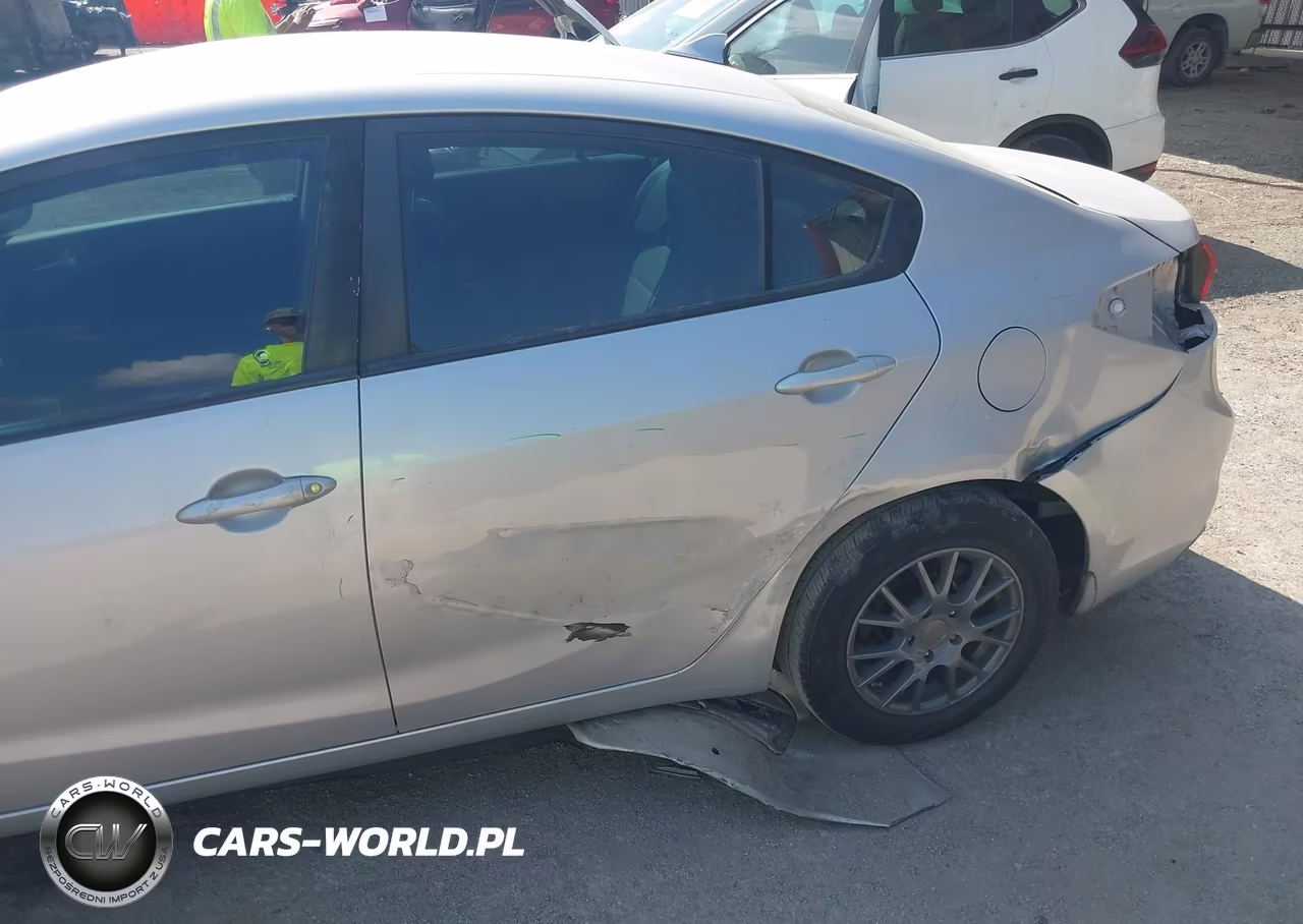 2018 Kia Forte Lx VIN:3KPFK4A73JE225478 - 6