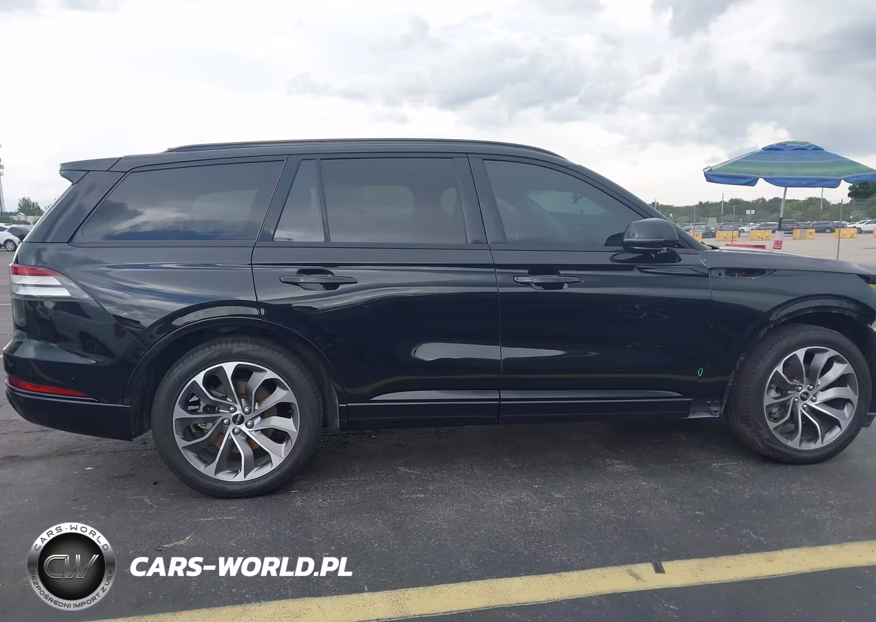 2025 Lincoln Aviator Premiere VIN:5LM5J6WC4SGL28791 - 14
