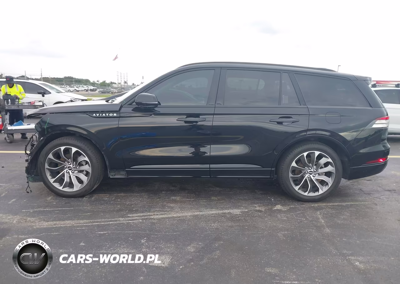 2025 Lincoln Aviator Premiere VIN:5LM5J6WC4SGL28791 - 15
