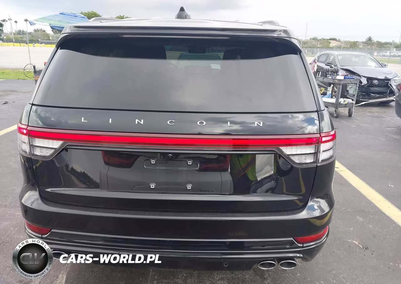2025 Lincoln Aviator Premiere VIN:5LM5J6WC4SGL28791 - 17
