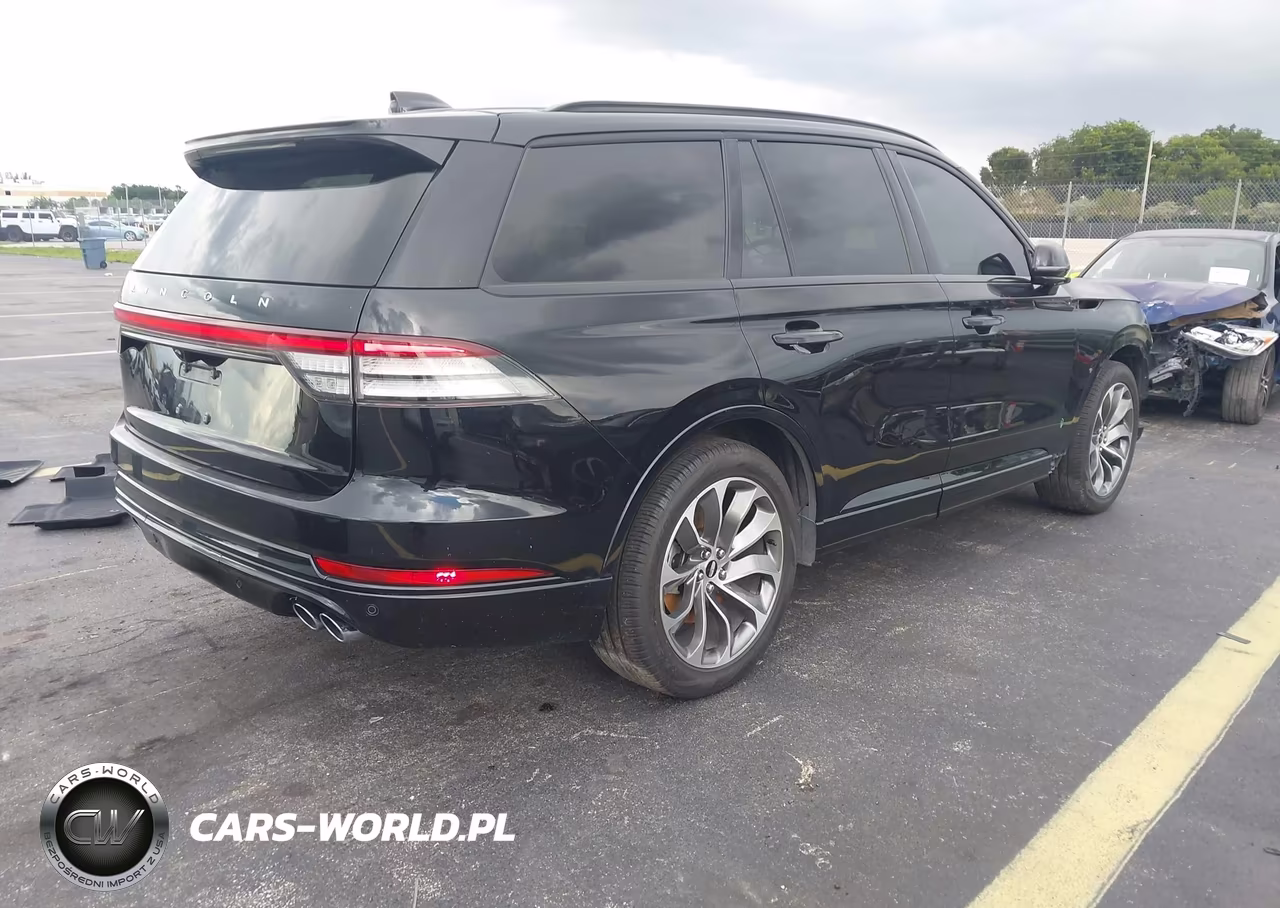 2025 Lincoln Aviator Premiere VIN:5LM5J6WC4SGL28791 - 4