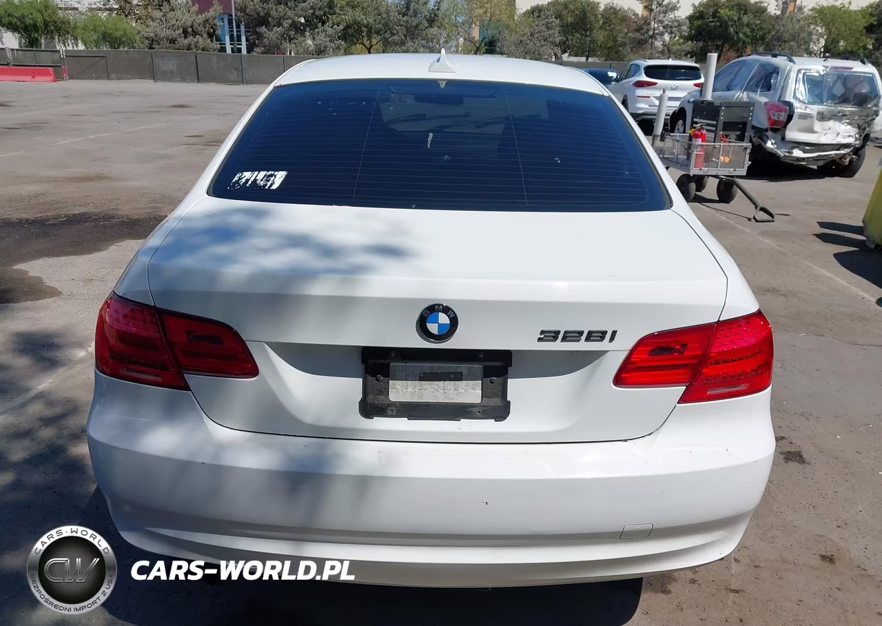 2011 BMW 328I VIN:WBAKE5C57BE429556 - 17