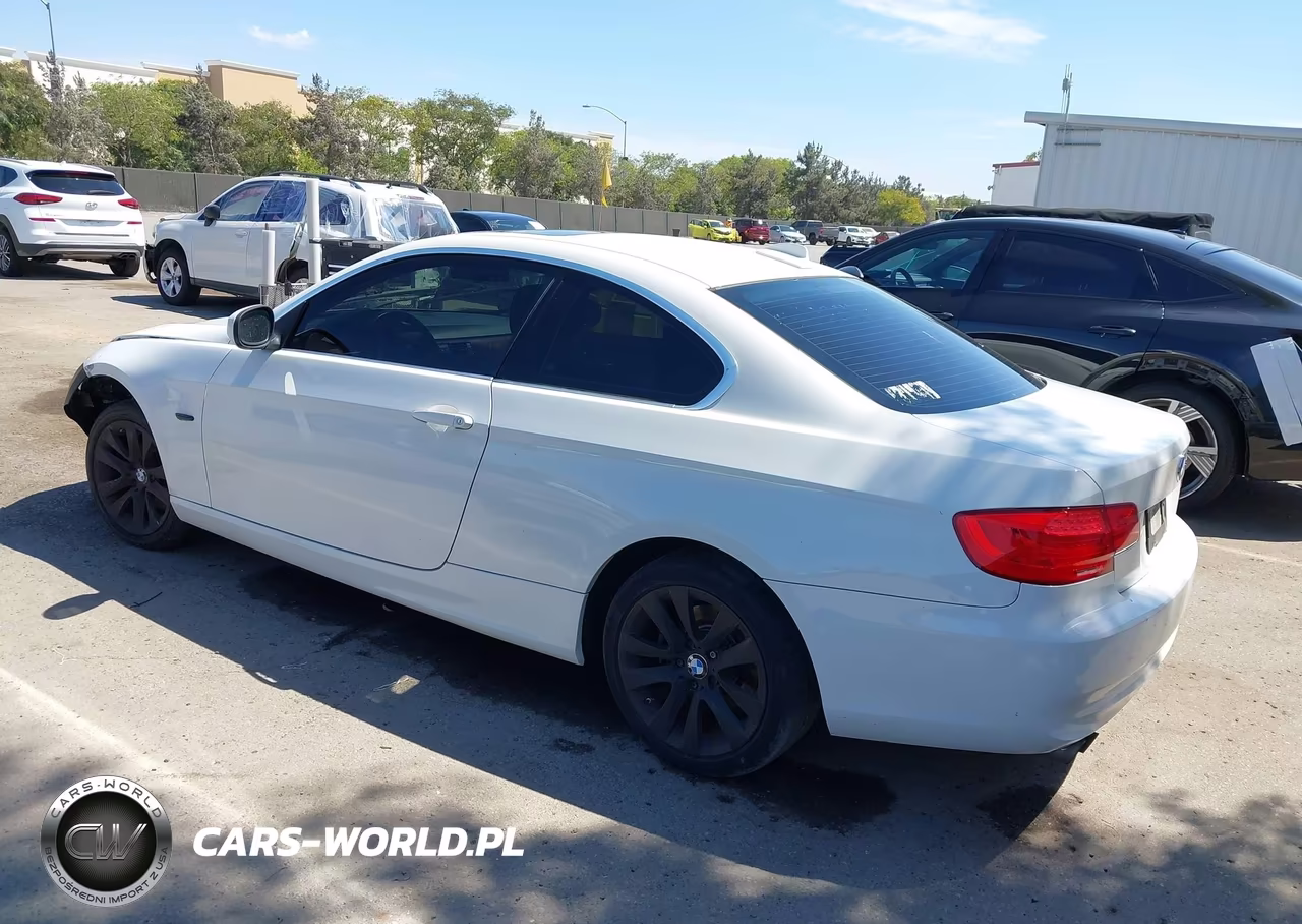 2011 BMW 328I VIN:WBAKE5C57BE429556 - 3