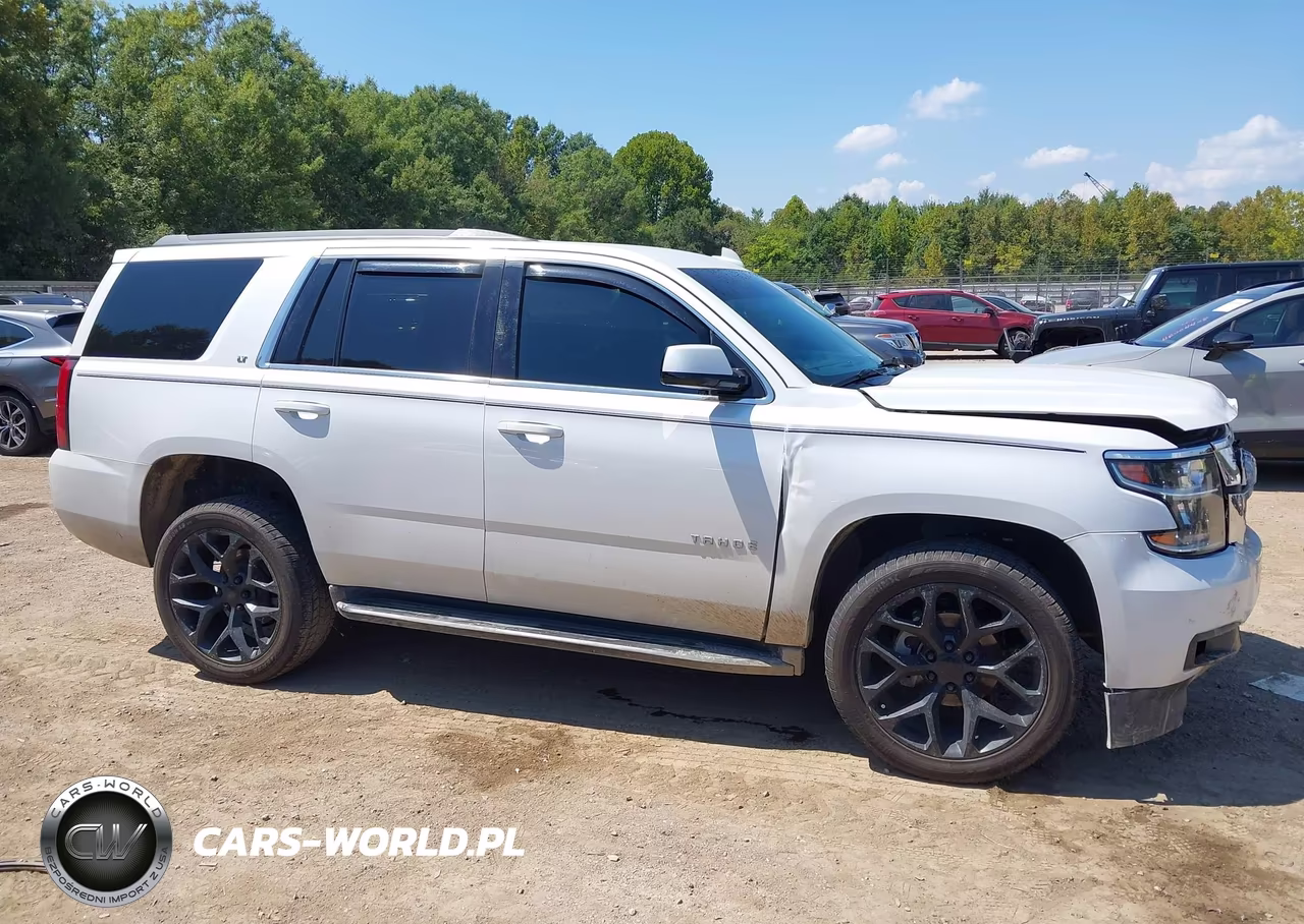 2019 Chevrolet Tahoe Lt VIN:1GNSCBKC1KR281024 - 13