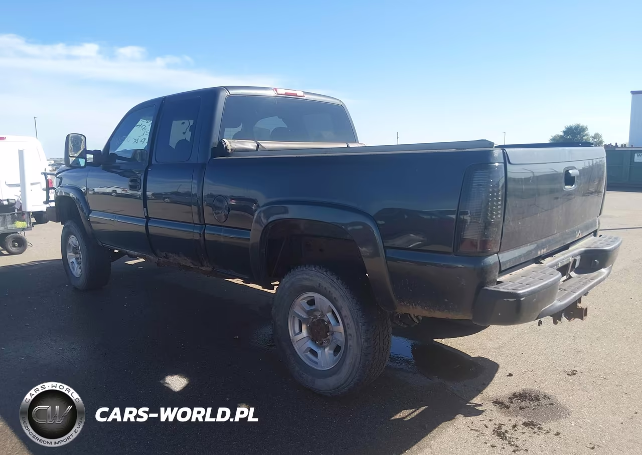 2005 Chevrolet Silverado 2500Hd Ls VIN:1GCHK29U35E209984 - 3
