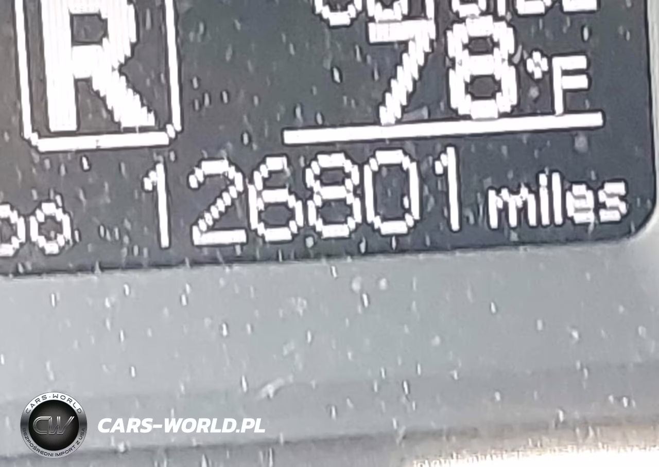 2018 Toyota Corolla Le VIN:2T1BURHE1JC082118 - 15