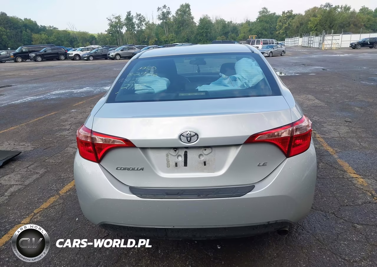 2018 Toyota Corolla Le VIN:2T1BURHE1JC082118 - 16