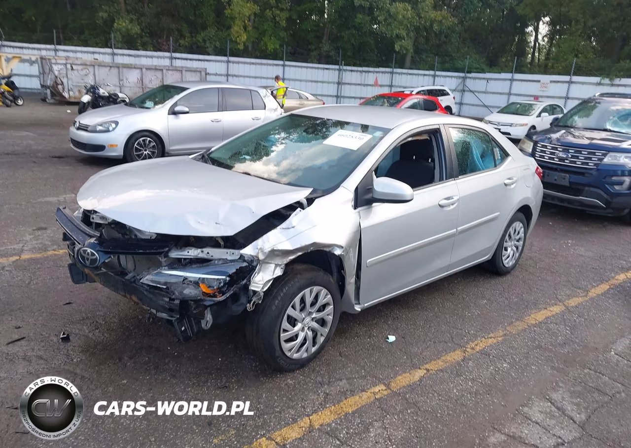 2018 Toyota Corolla Le VIN:2T1BURHE1JC082118 - 2