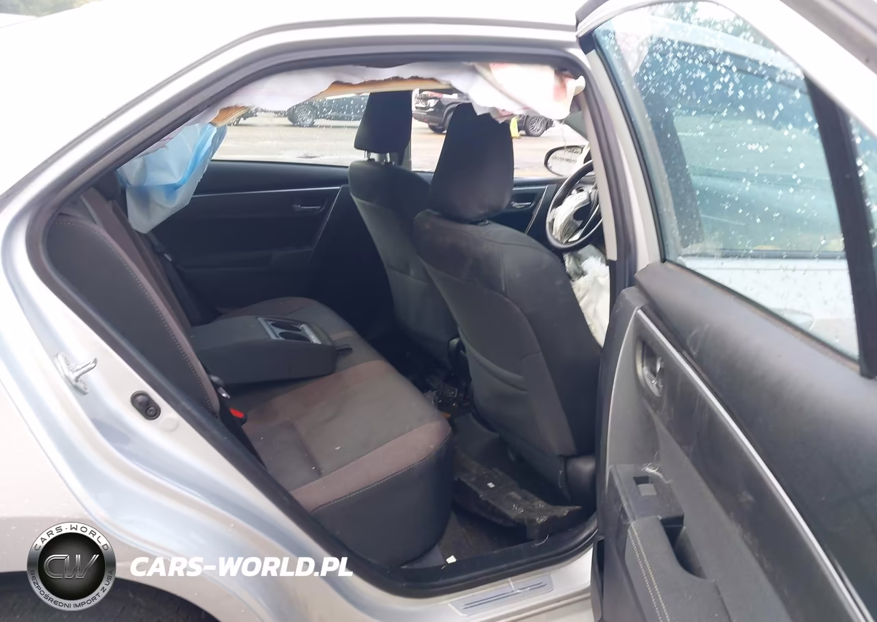 2018 Toyota Corolla Le VIN:2T1BURHE1JC082118 - 8