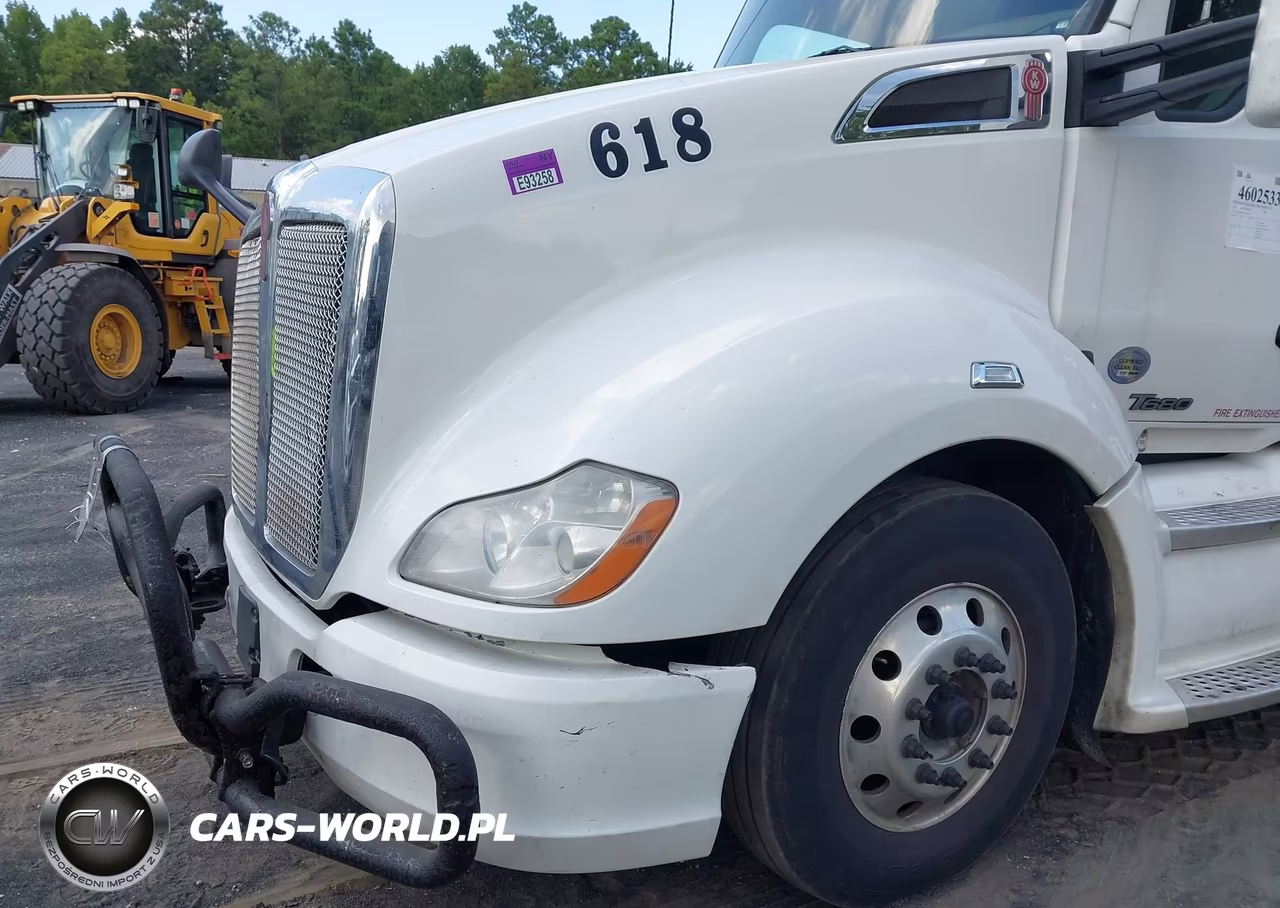 2019 Kenworth T680 VIN:1XKYDP9X6KJ239618 - 16