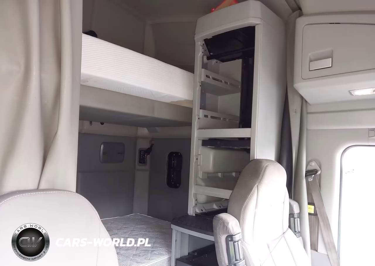 2019 Kenworth T680 VIN:1XKYDP9X6KJ239618 - 18