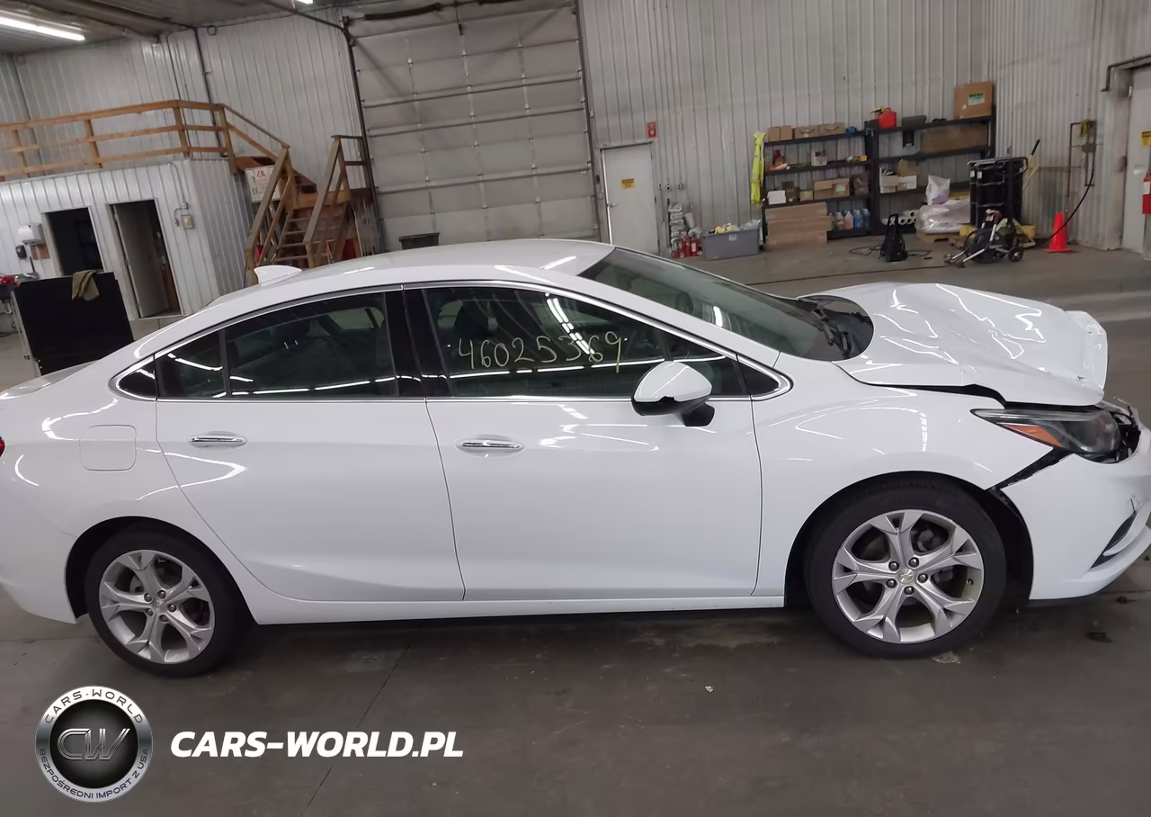 2018 Chevrolet Cruze Premier Auto VIN:1G1BF5SM2J7197534 - 13