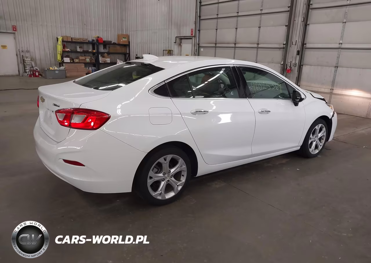 2018 Chevrolet Cruze Premier Auto VIN:1G1BF5SM2J7197534 - 4