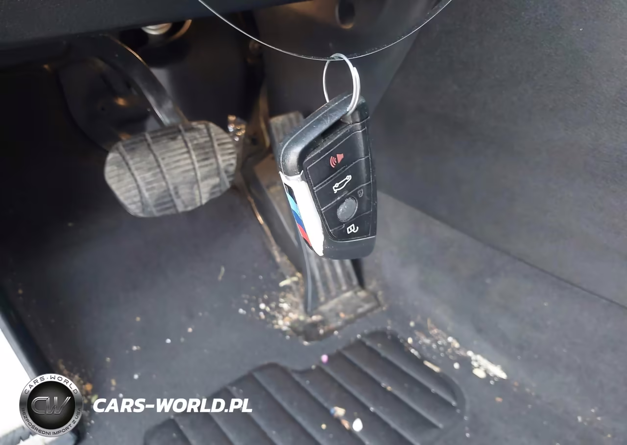 2018 BMW X1 Sdrive28I VIN:WBXHU7C36J5H38904 - 11