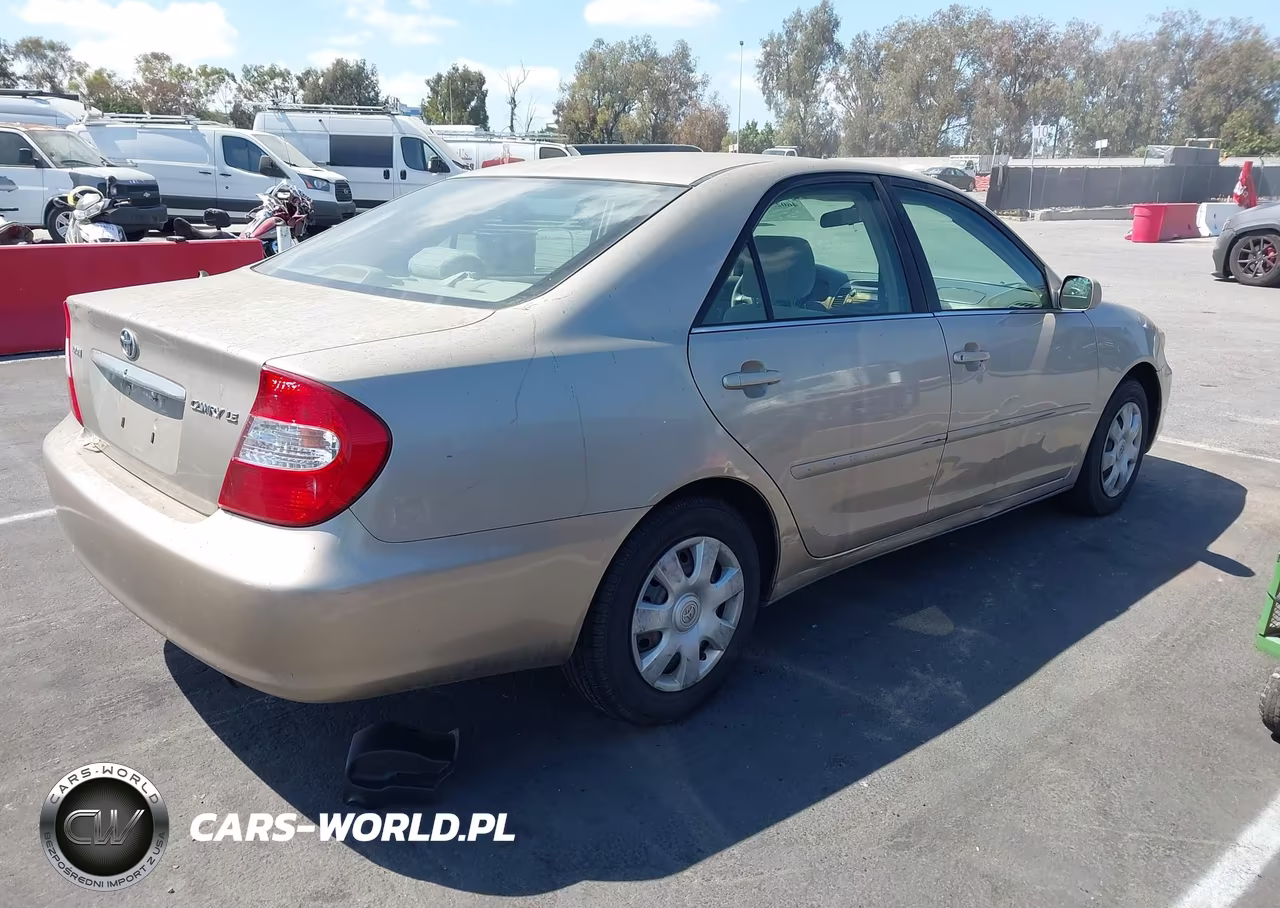 2003 Toyota Camry Le VIN:4T1BE32K43U214962 - 4