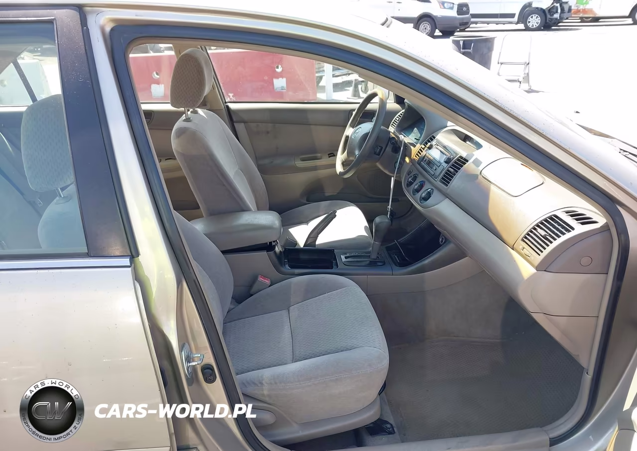 2003 Toyota Camry Le VIN:4T1BE32K43U214962 - 5