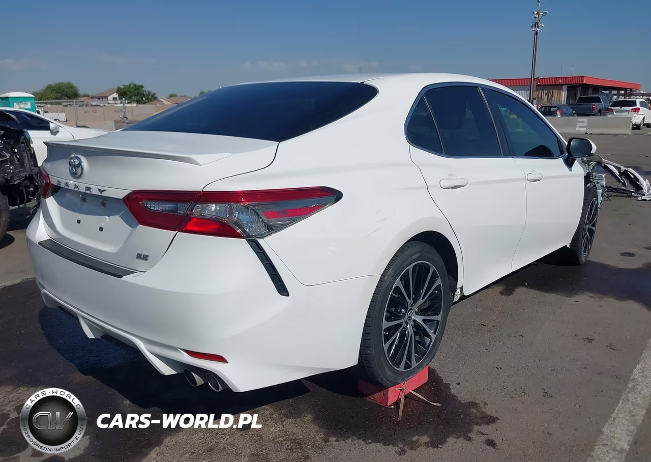 2018 Toyota Camry Se VIN:JTNB11HK4J3051644 - 4