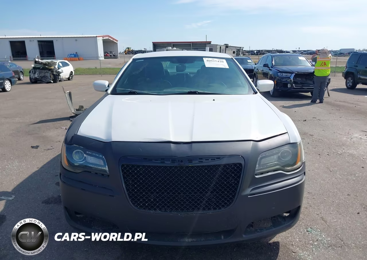 2013 Chrysler 300 Motown VIN:2C3CCAAG0DH534000 - 13