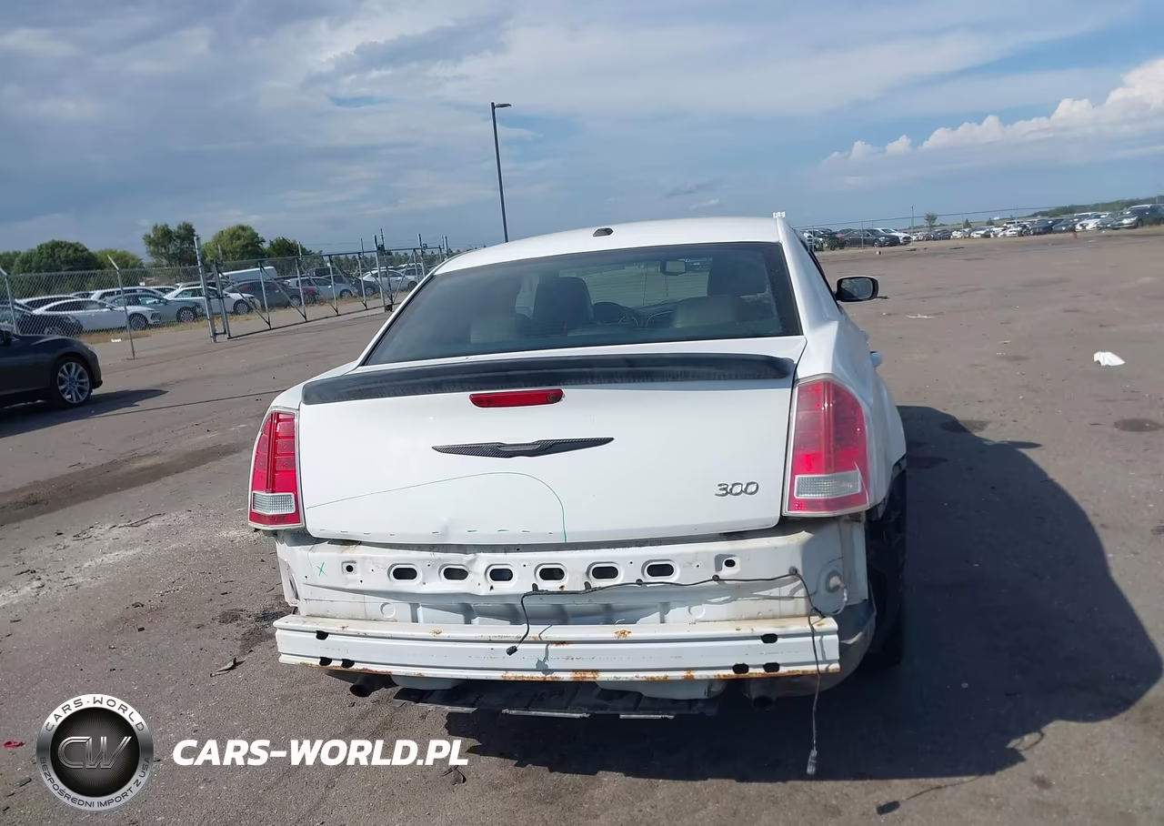 2013 Chrysler 300 Motown VIN:2C3CCAAG0DH534000 - 17