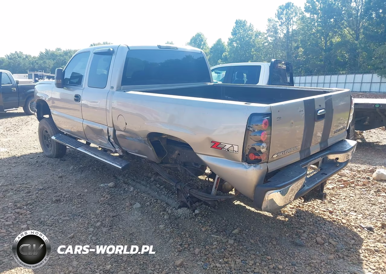 2003 Chevrolet Silverado 1500 Ls VIN:2GCEK19TX31211427 - 3