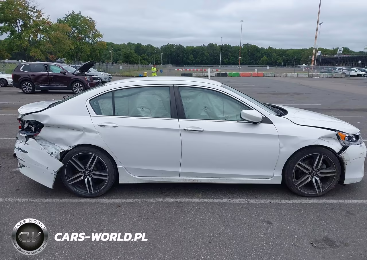 2017 Honda Accord Sport VIN:1HGCR2F53HA100490 - 13